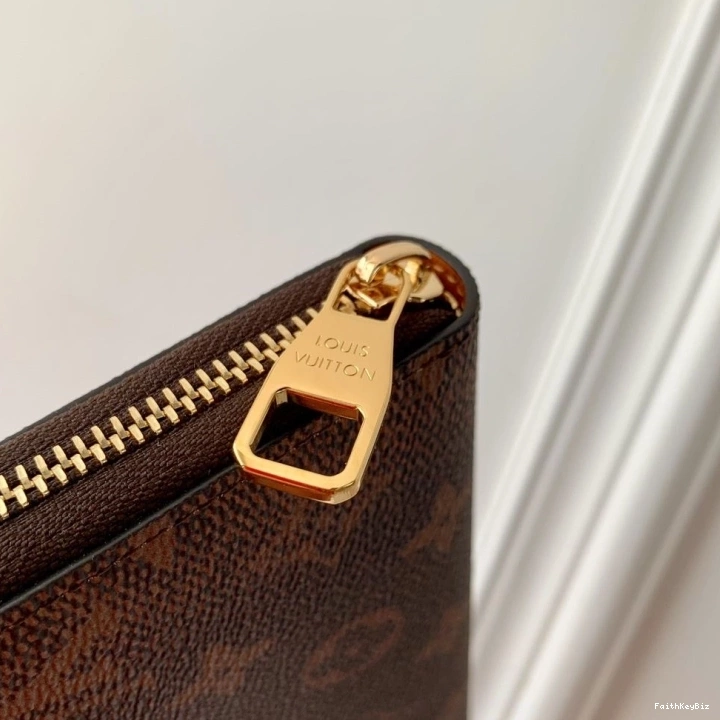 4240 Wallets LX Breathable 0619